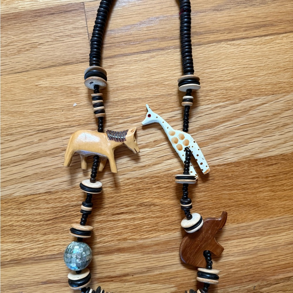 Vintage Craved Wood African Necklace Safari Animal Bead Black & Natural Wood - Picture 3 of 13